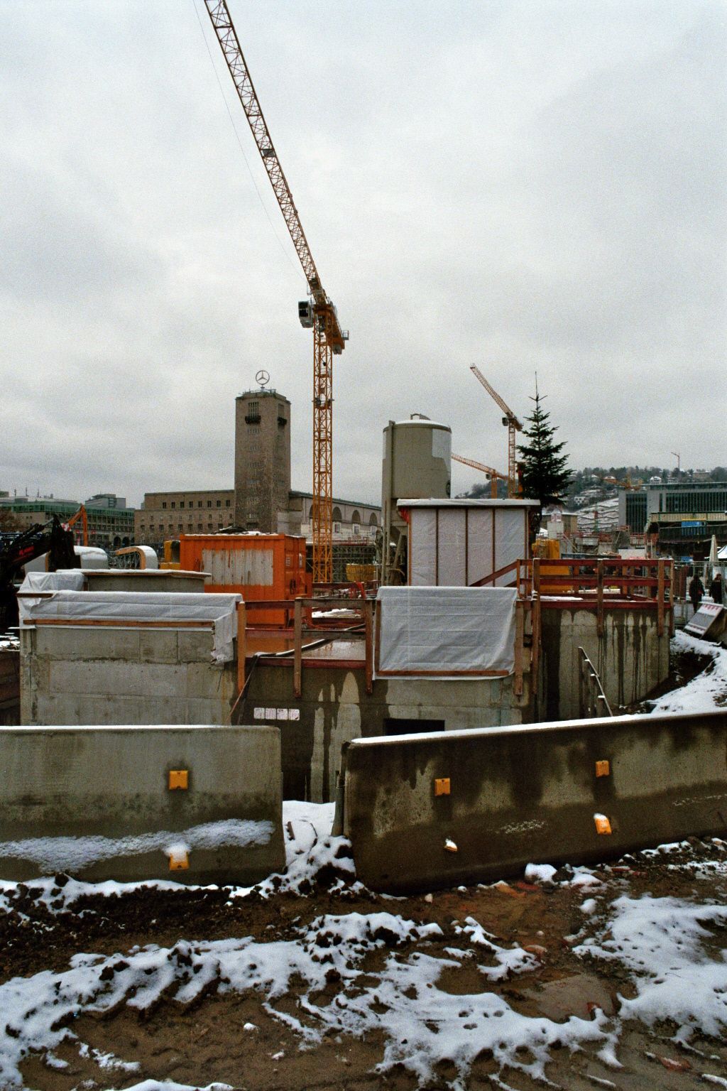 imm016_17A.jpg